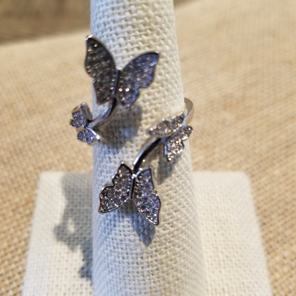 Butterfly Ring - Picture 4 of 4